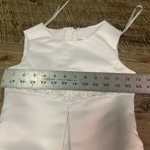 David’s Bridal Flower Girl/ Jr Bridesmaid Dress with Veil - Picture 10 of 14